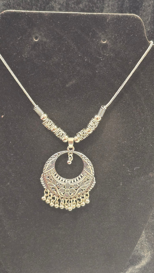Simple Pendant Oxidized Necklace With Silver Beads