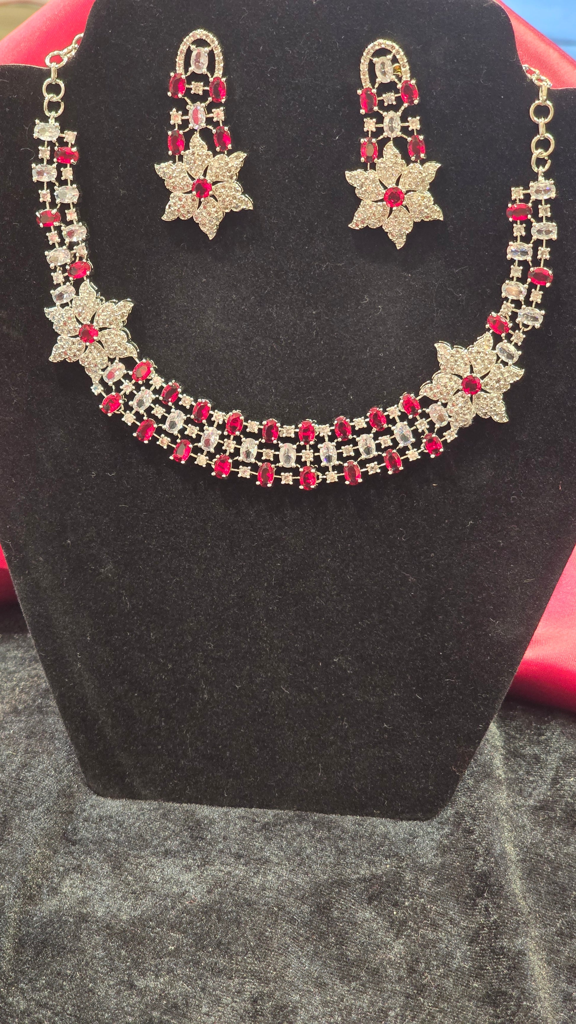 Pretty American Diamond Star Shaped Necklace Set And Earrings