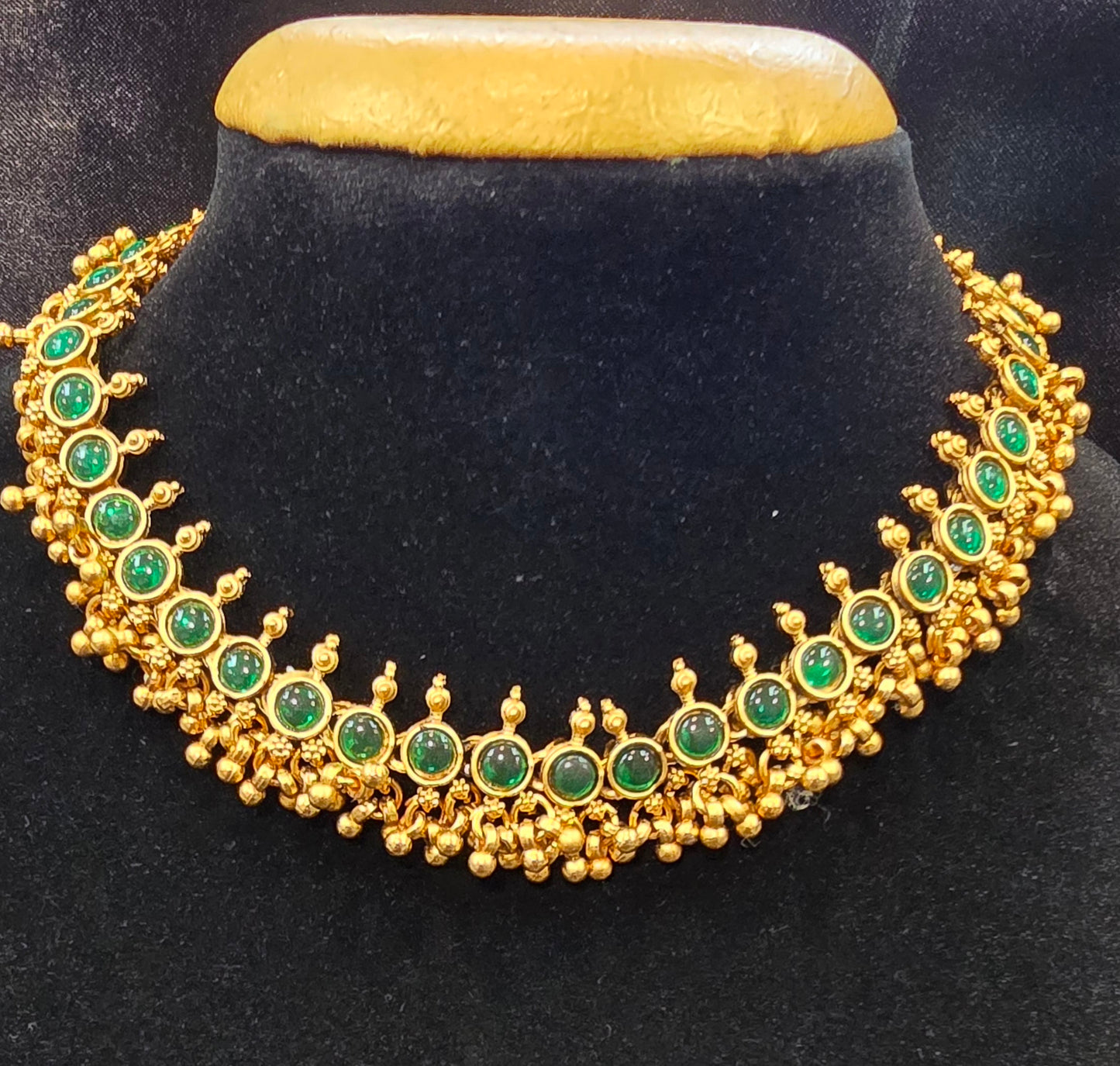 Round Shaped Dark Green Color Gold Plated Necklace With Earrings Set Near Me