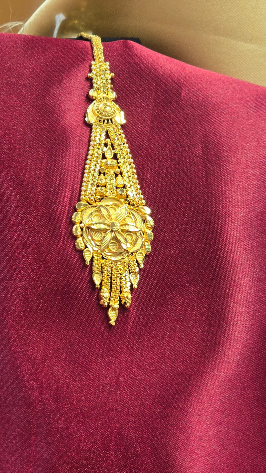 Beautiful Flower Design Gold Plated Tikka