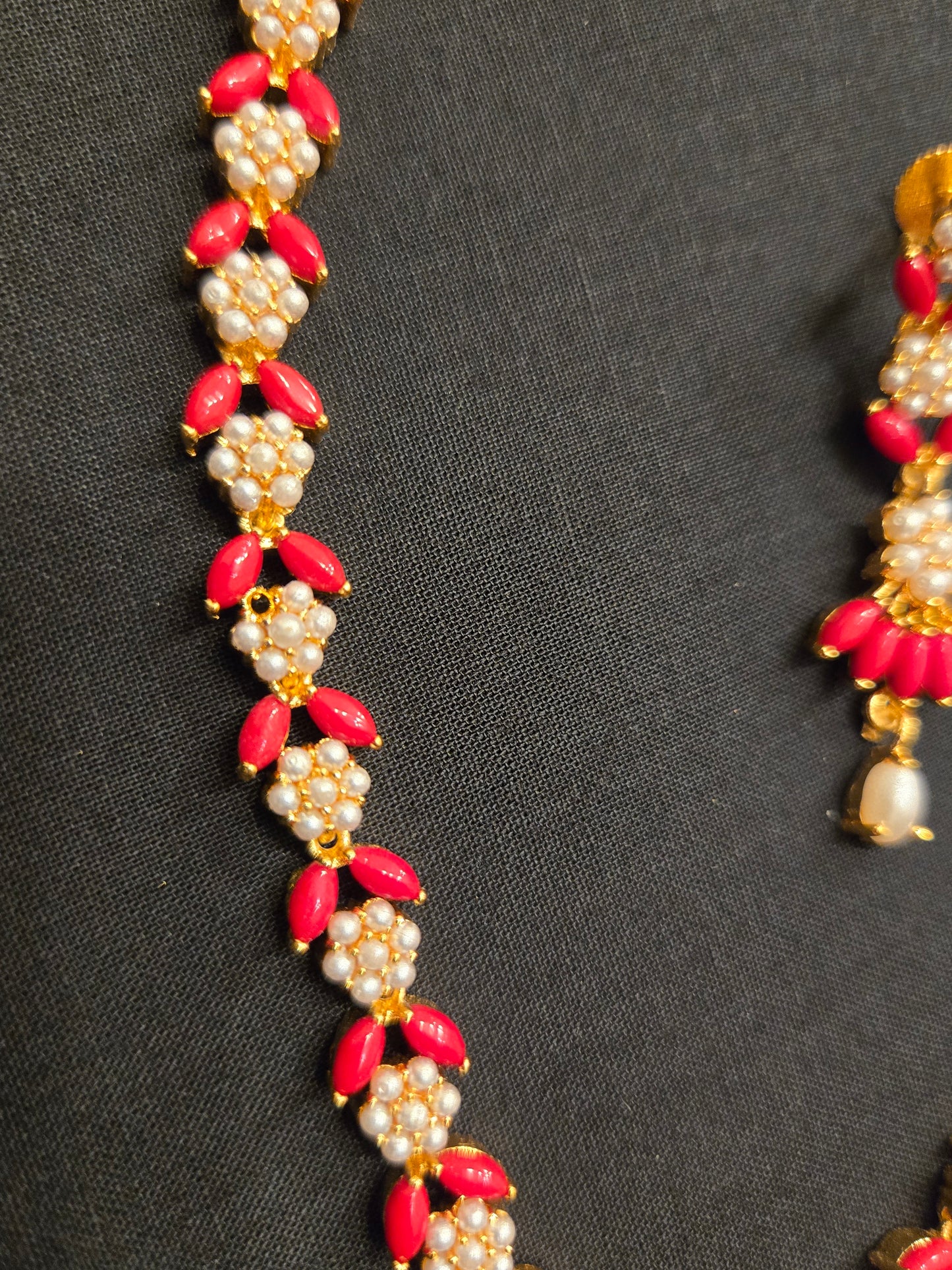 Gold Plated Necklace With Earrings In Yuma
