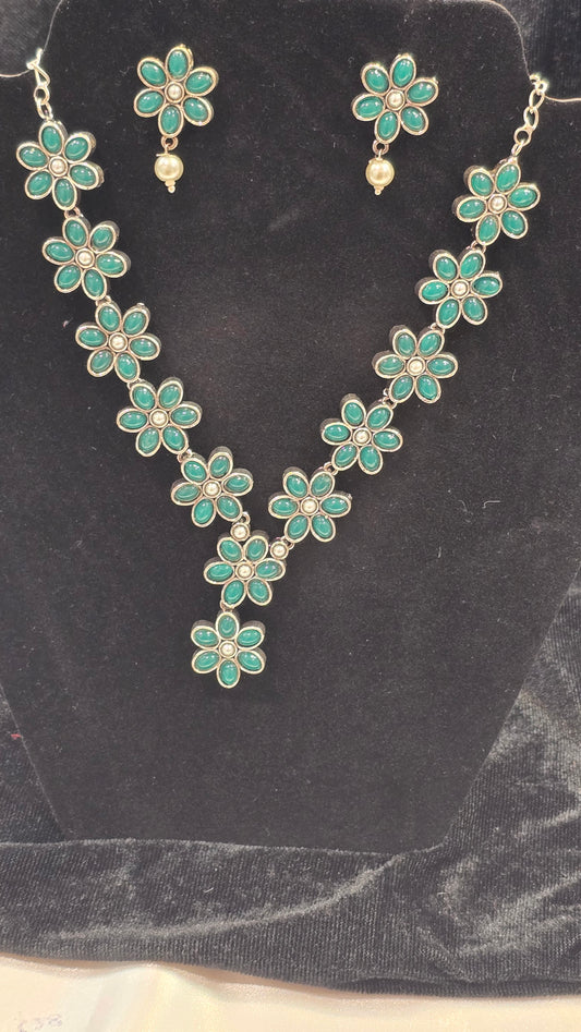 Beautiful Green Color Flower Shaped Necklace With Earrings Set