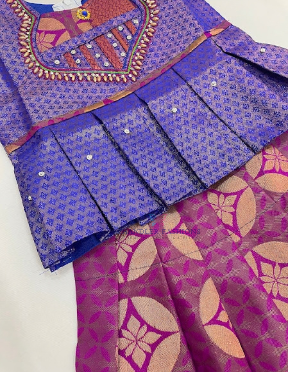 Violet And Purple Color Langa Set Mesa