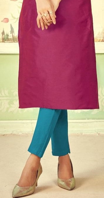 Dark Pink 3/4th Sleeve Cotton Tapeta Kurti In Seligman