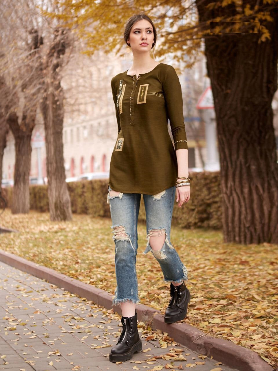 Green Color Round Neck Rayon Short Kurti With Embroidery Work
