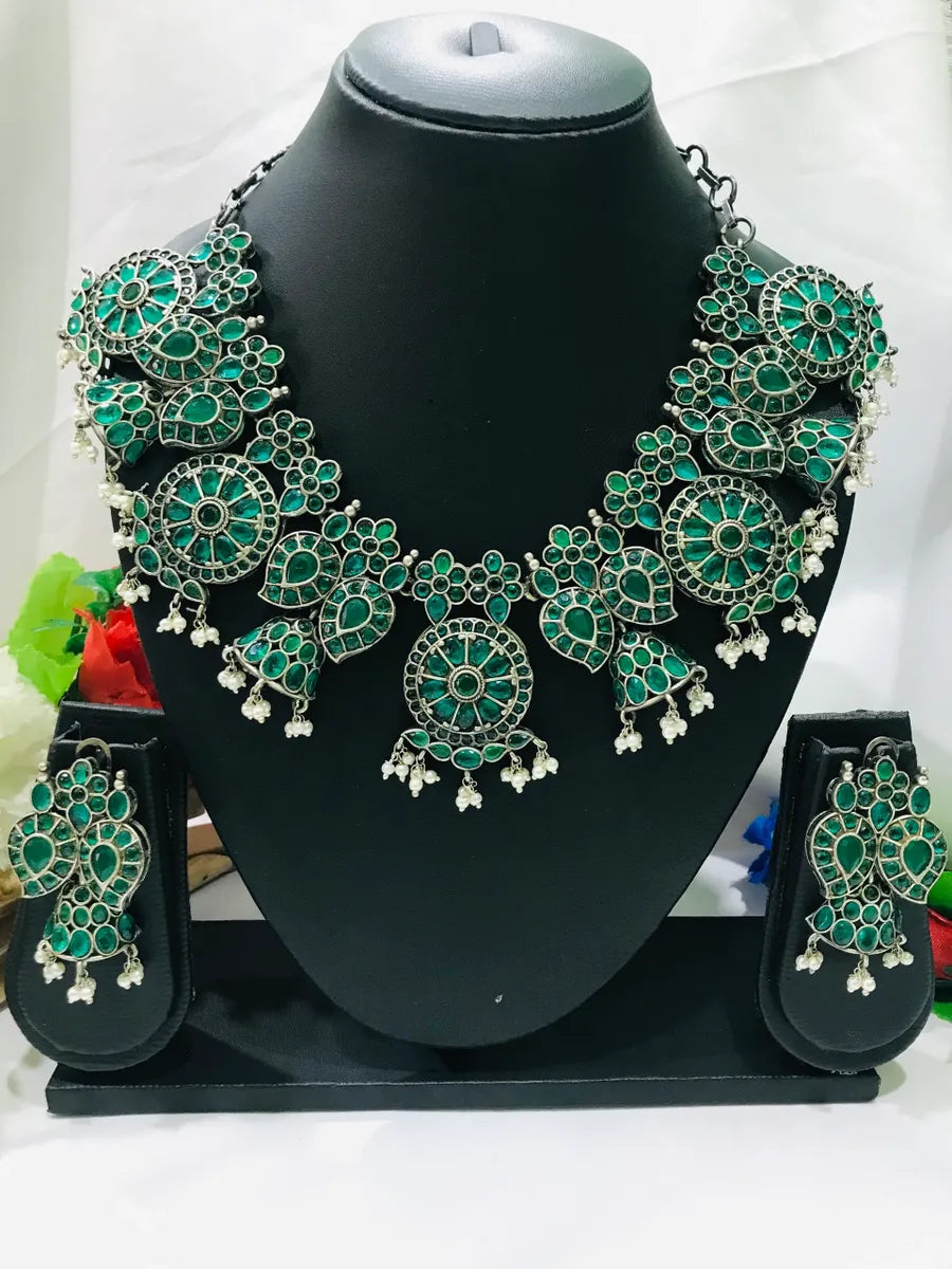 Green Oxidized Silver Plated Necklace With Earrings In Mesa