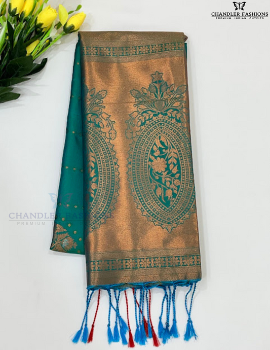 Alluring Green Color Soft Silk Saree With Contrast Rich Pallu 

