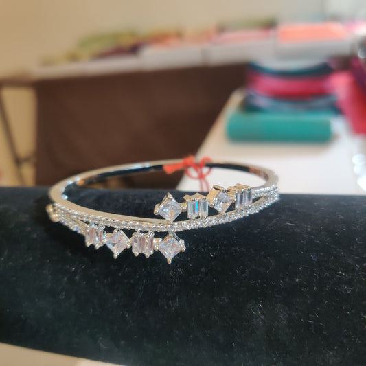 Alluring American Diamond Bracelet With Square Design