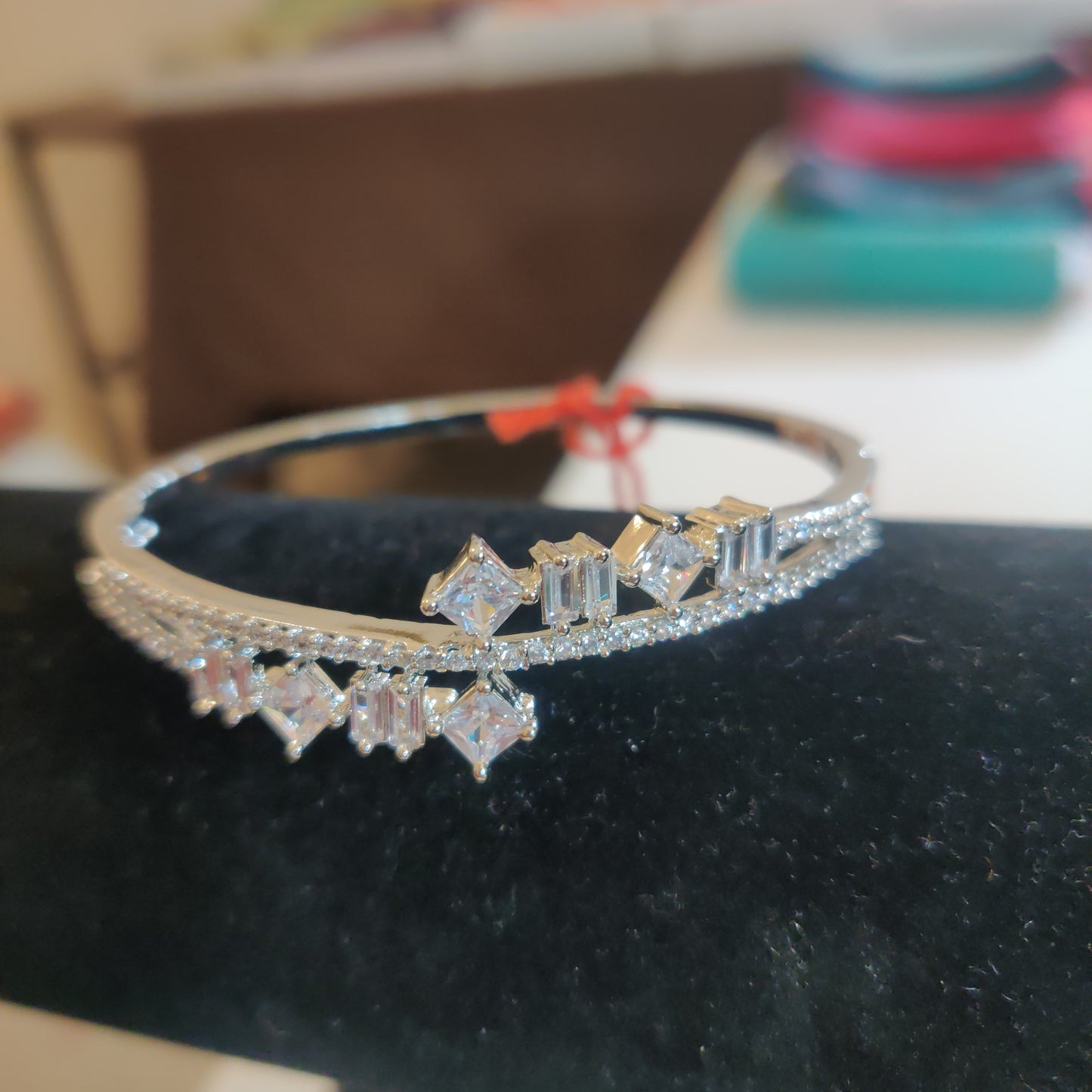 Alluring American Diamond Bracelet With Square Design In Yuma