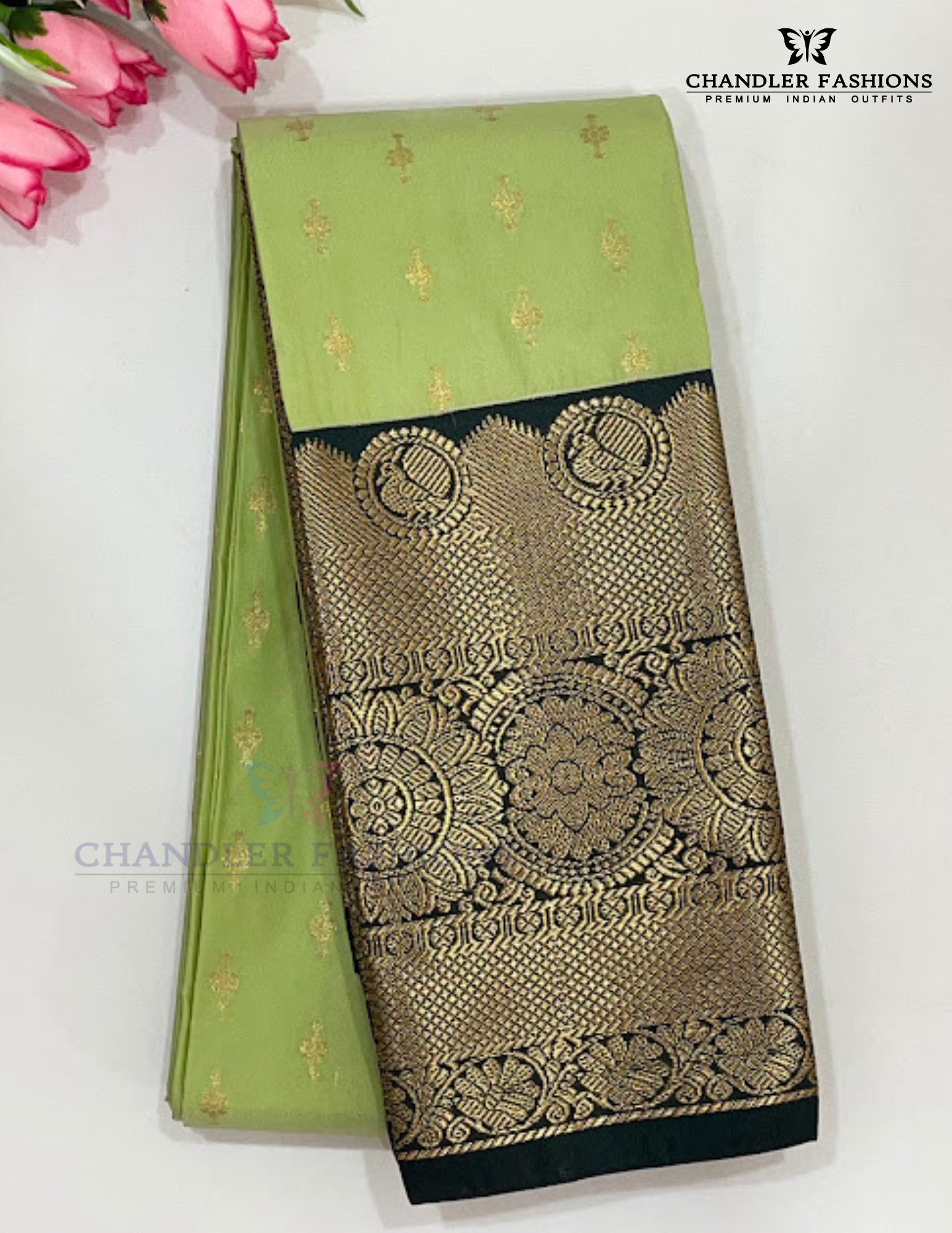 Elegant Pista Green Color Pure Kanchi Silk With Dark Green Traditional Motifs Border And Gold Zari Work Saree For Women