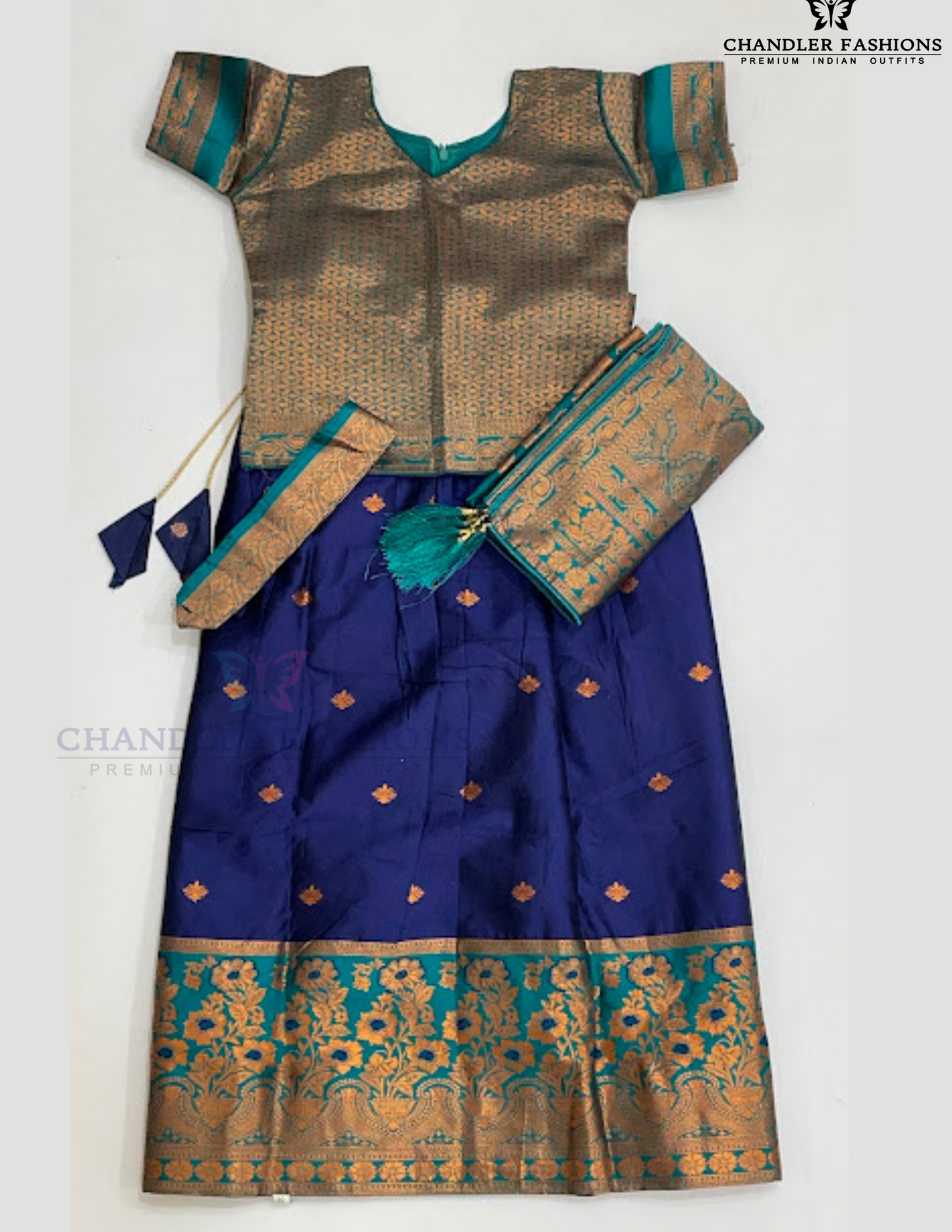 Pleasing Green Color With Zari Work Choli Set For Girls