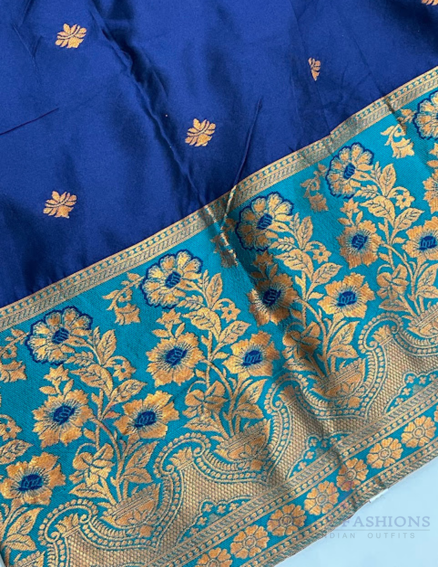 Pleasing Green Color With Zari Work Choli Set In Surprise