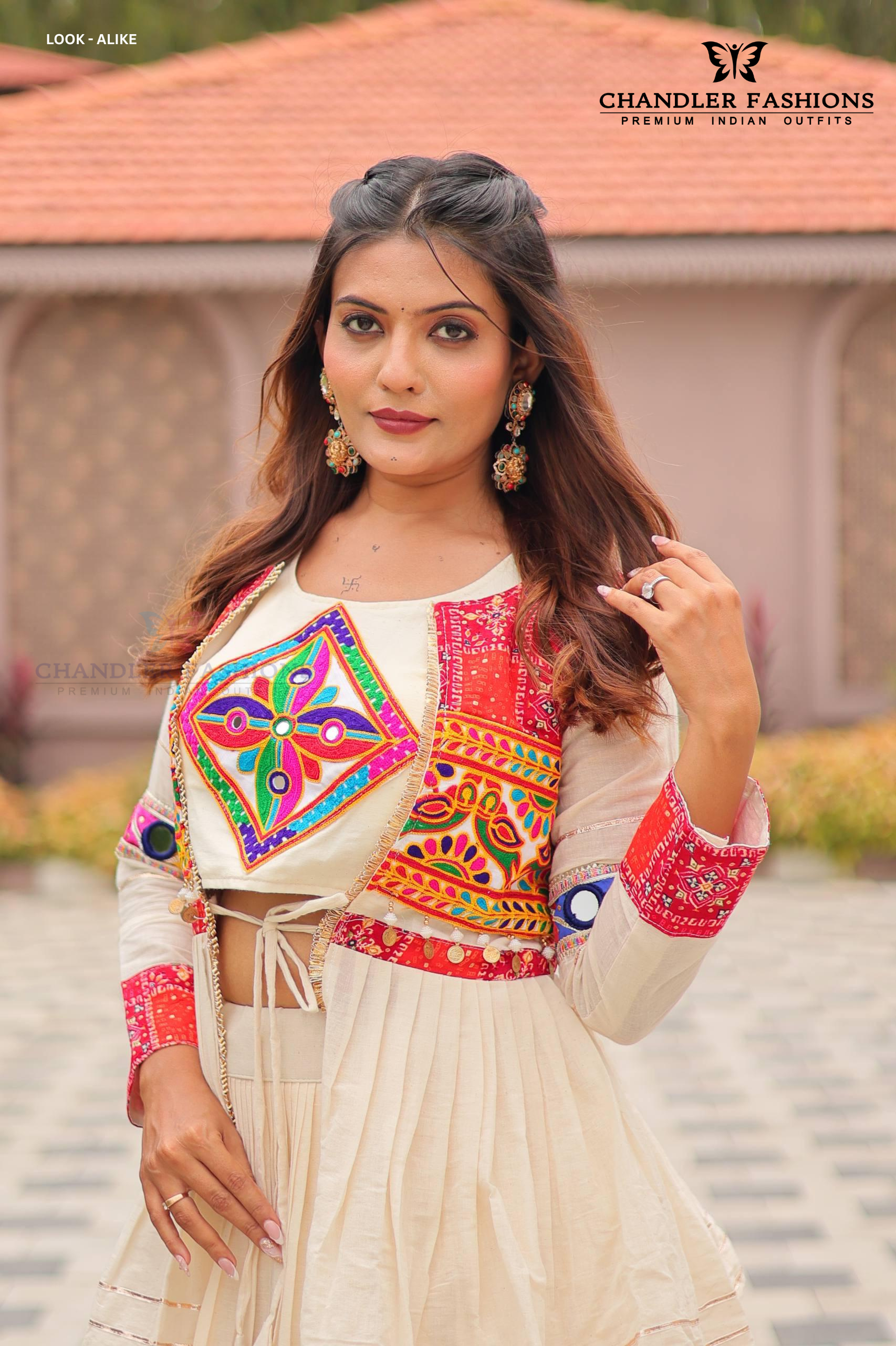 Attractive White Colored Gamthi And Mirror Lace Work Chaniya Choli Sets In Tempe