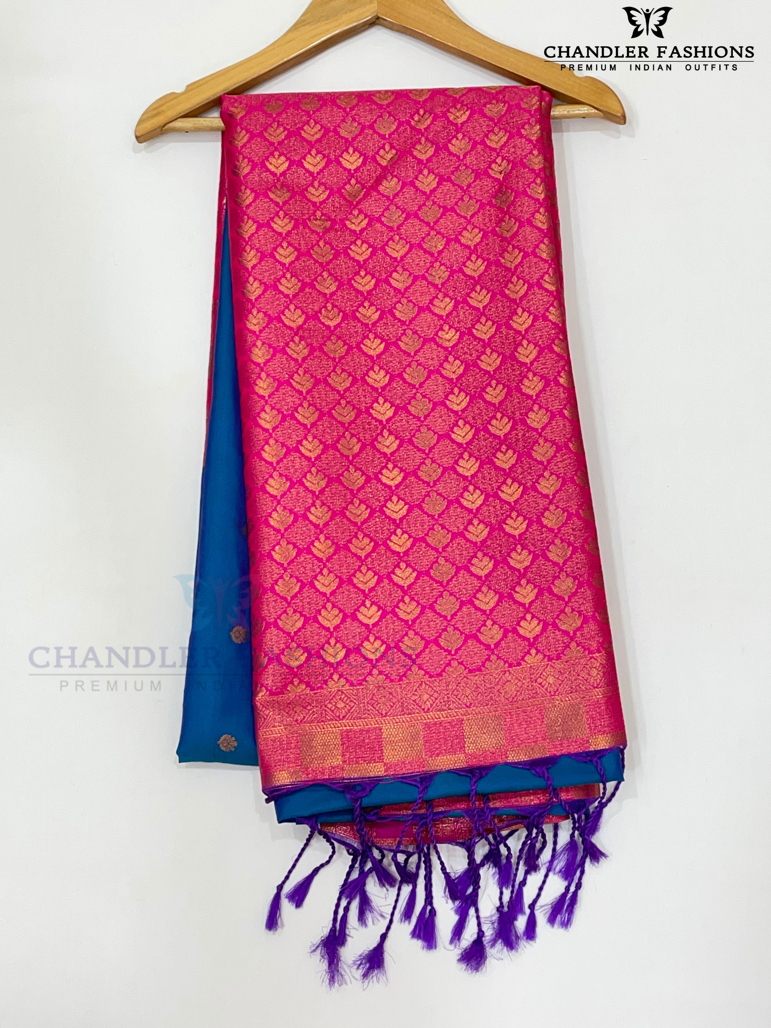 Beautiful Blue Color Gold Zari Work Soft Silk Saree With Pink Color Pallu For Women Near Me