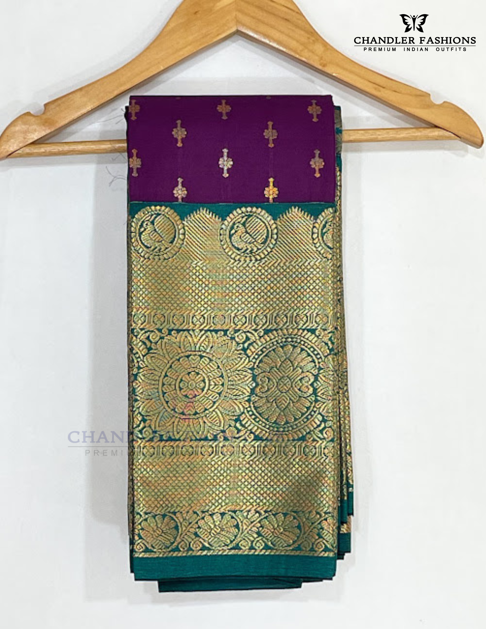 Dark Purple Color Pure Kanchi Silk With Green Color Traditonal Motifs Border And Gold Zari Work Saree Near me