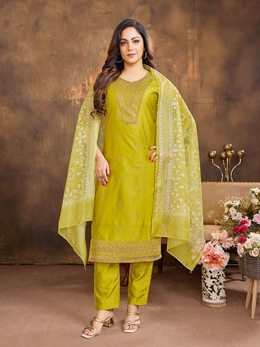 Lovely Green Color Chanderi Silk Salwar Suits WIth Fancy Dupatta Sets For Women