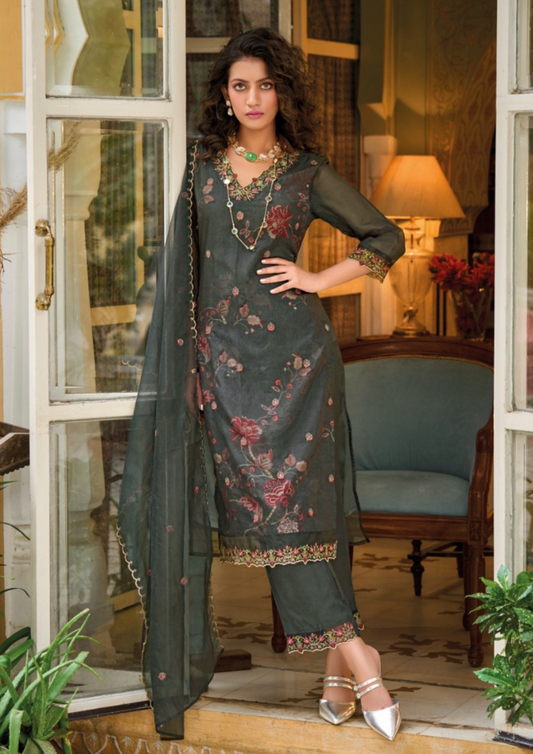 Stunning Grey Color Organza kurti with Viscose Printer Inner And Embroiderey Dupatta