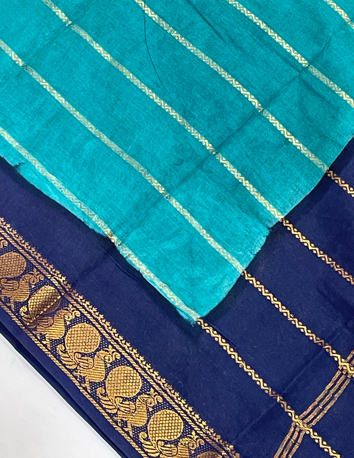 Cotton Saree With Zari Work In Mesa