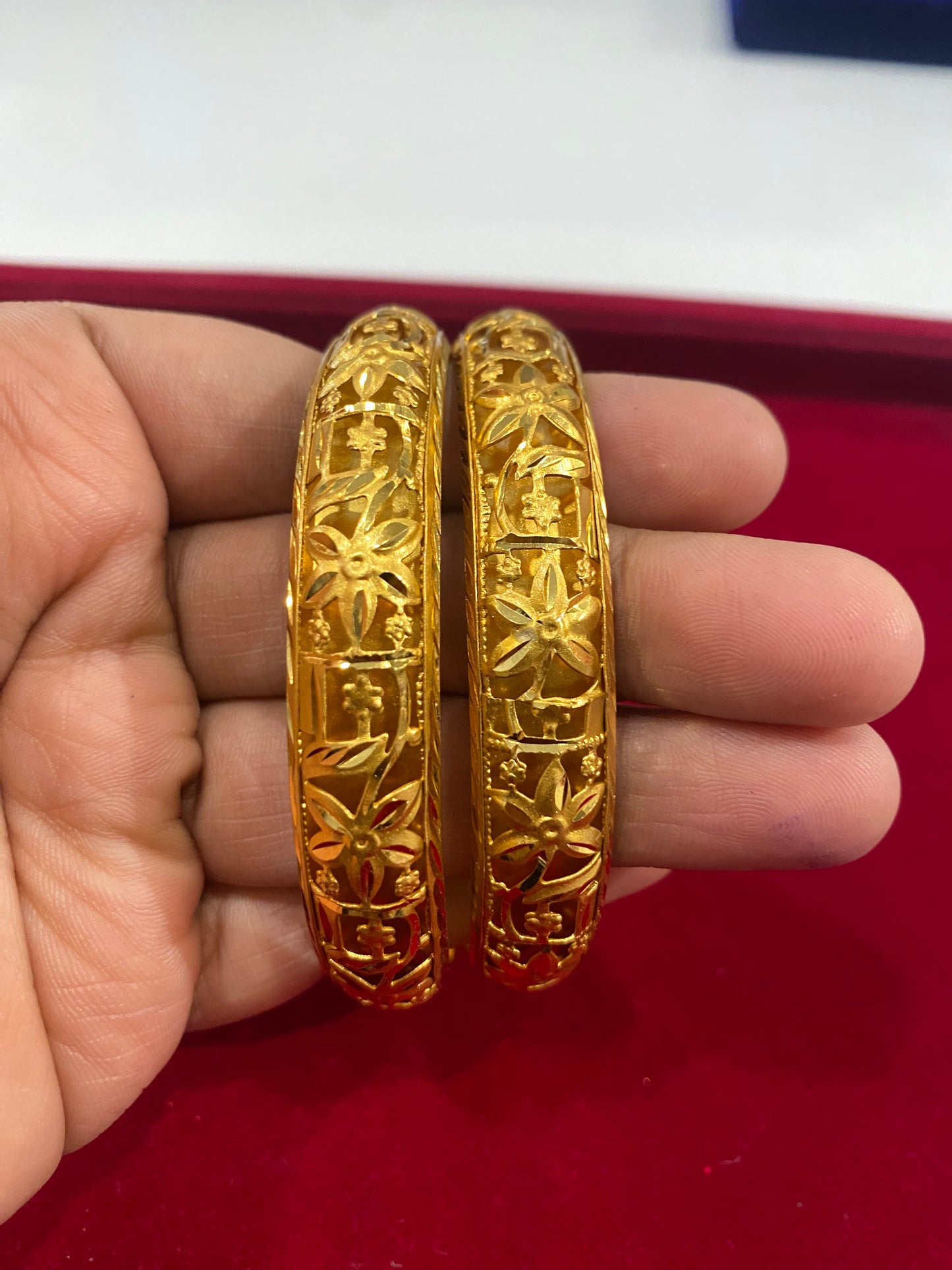 Amazing Gold Plated With Traditional Look Bangle Set for Women