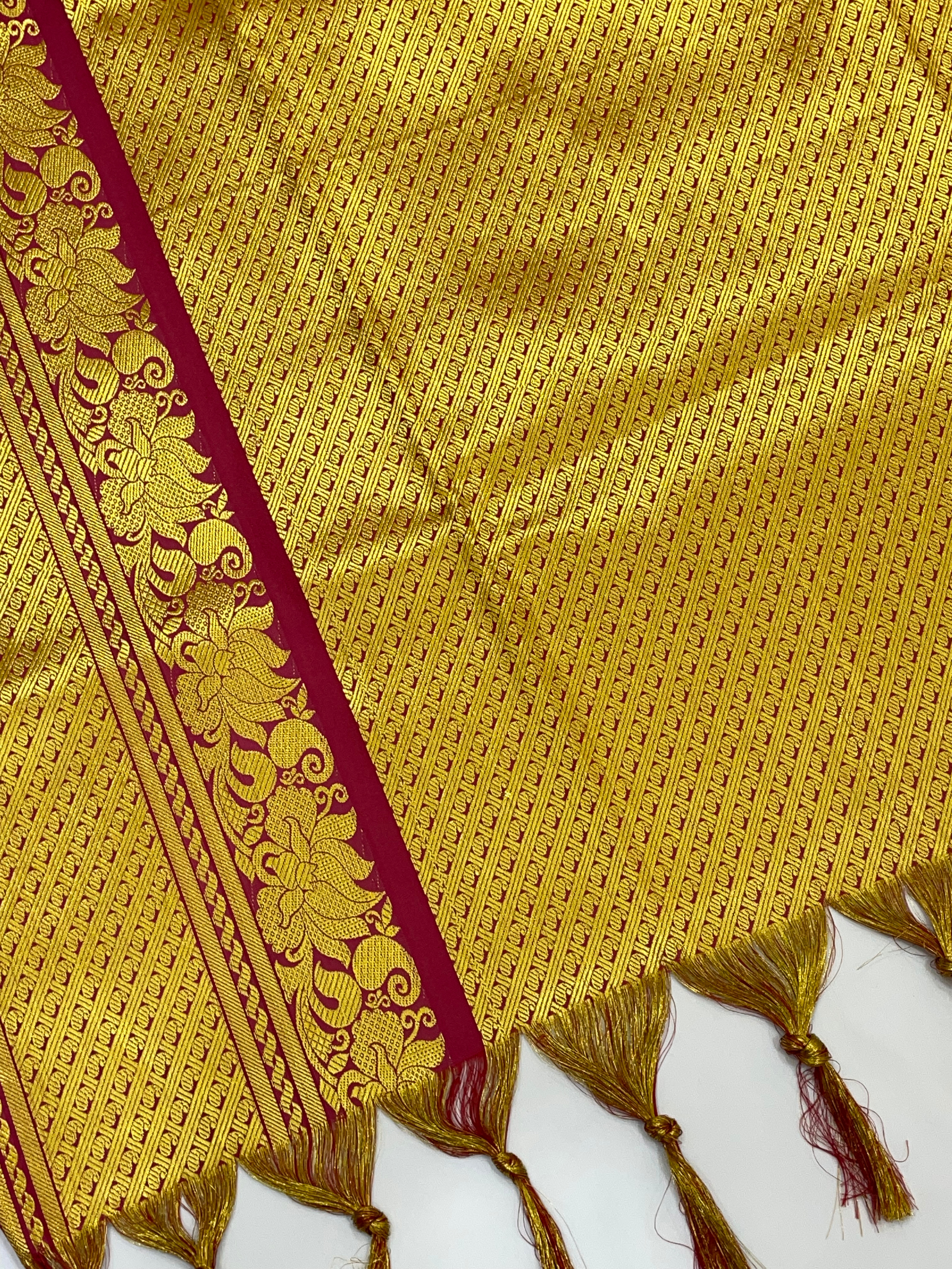 Indian Traditional Ponnadi Shawl In USA