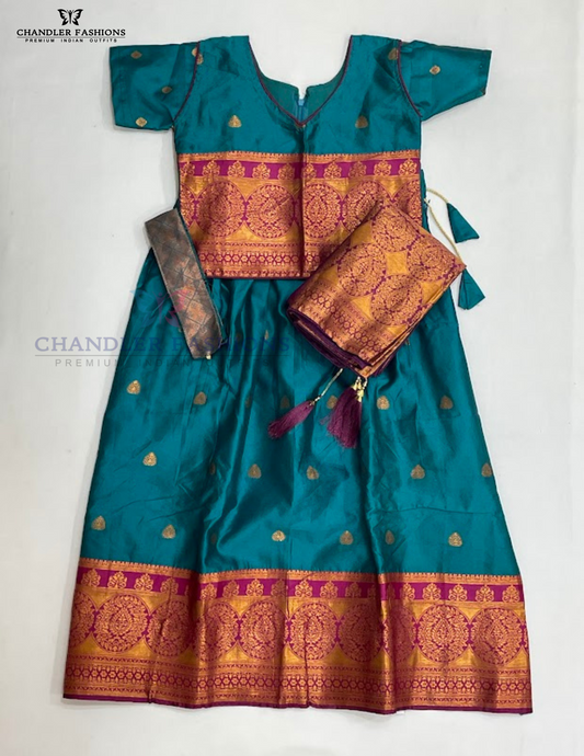 Stunning Green Color With Zari Work Choli Set For Girls