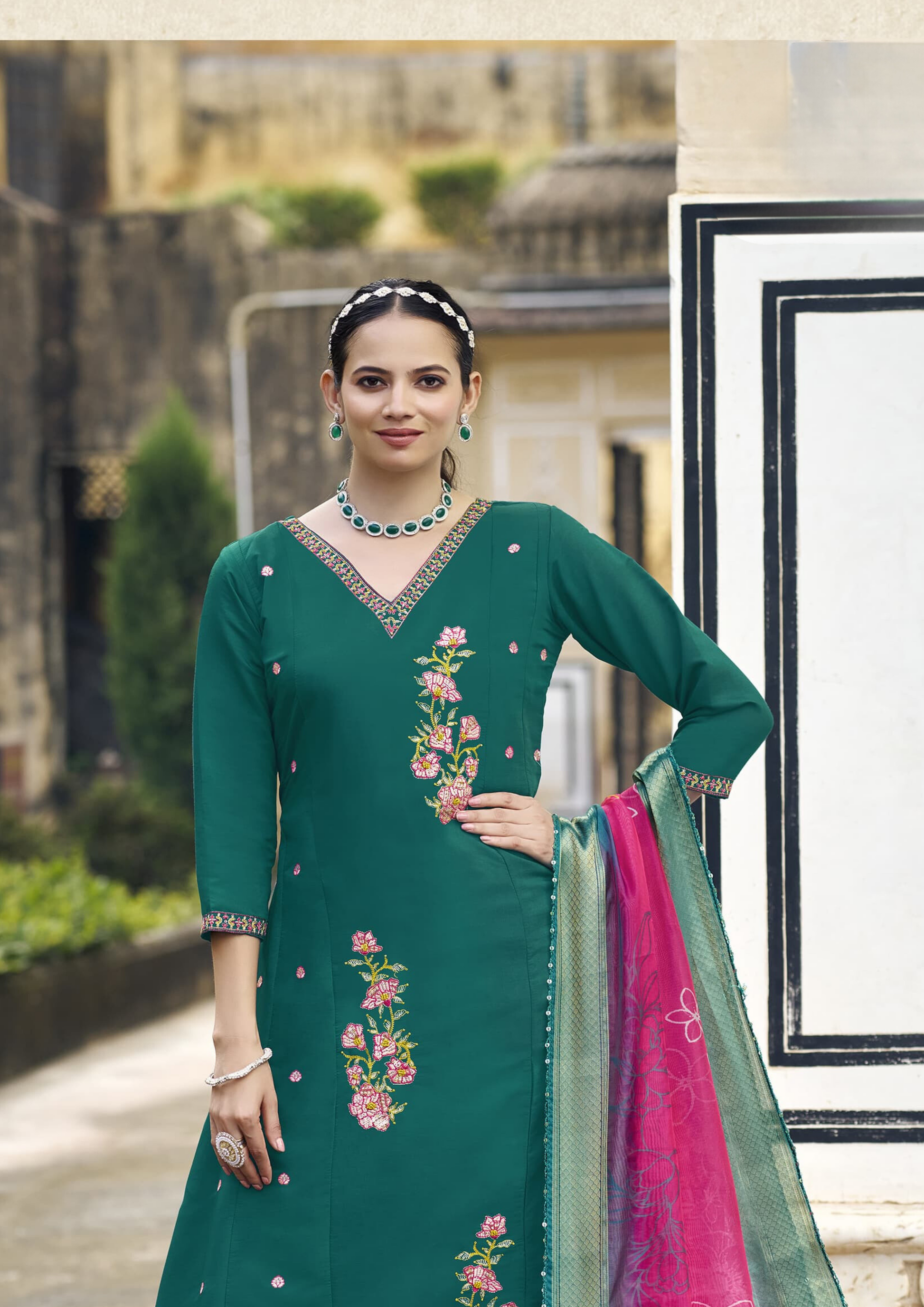 Sequins Thread Work Kurti Suit For Women Near Me