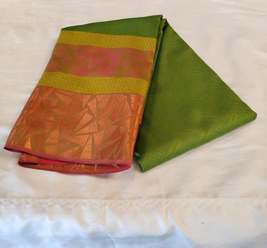 Amazing Green Color Pure Kanchi Silk With Peach Color Border Gold Zari Work Saree For Women