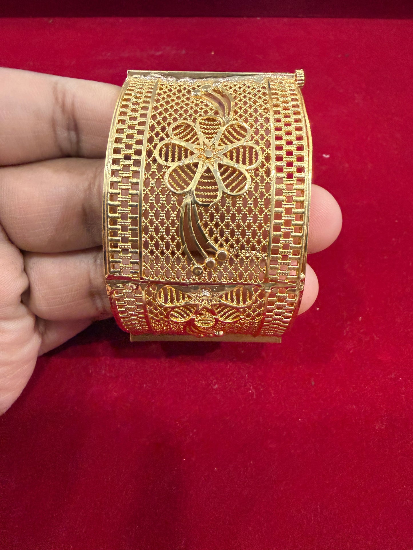 Beautiful Gold Plated Bracelet for Women