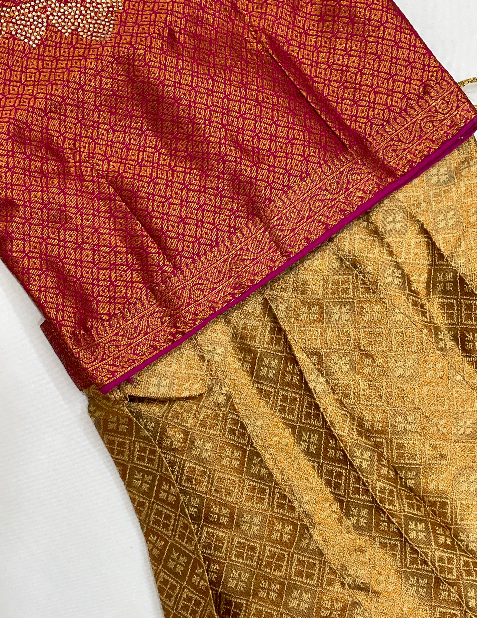 Pleasing Pink Color Art Silk Choli Sets In Yuma