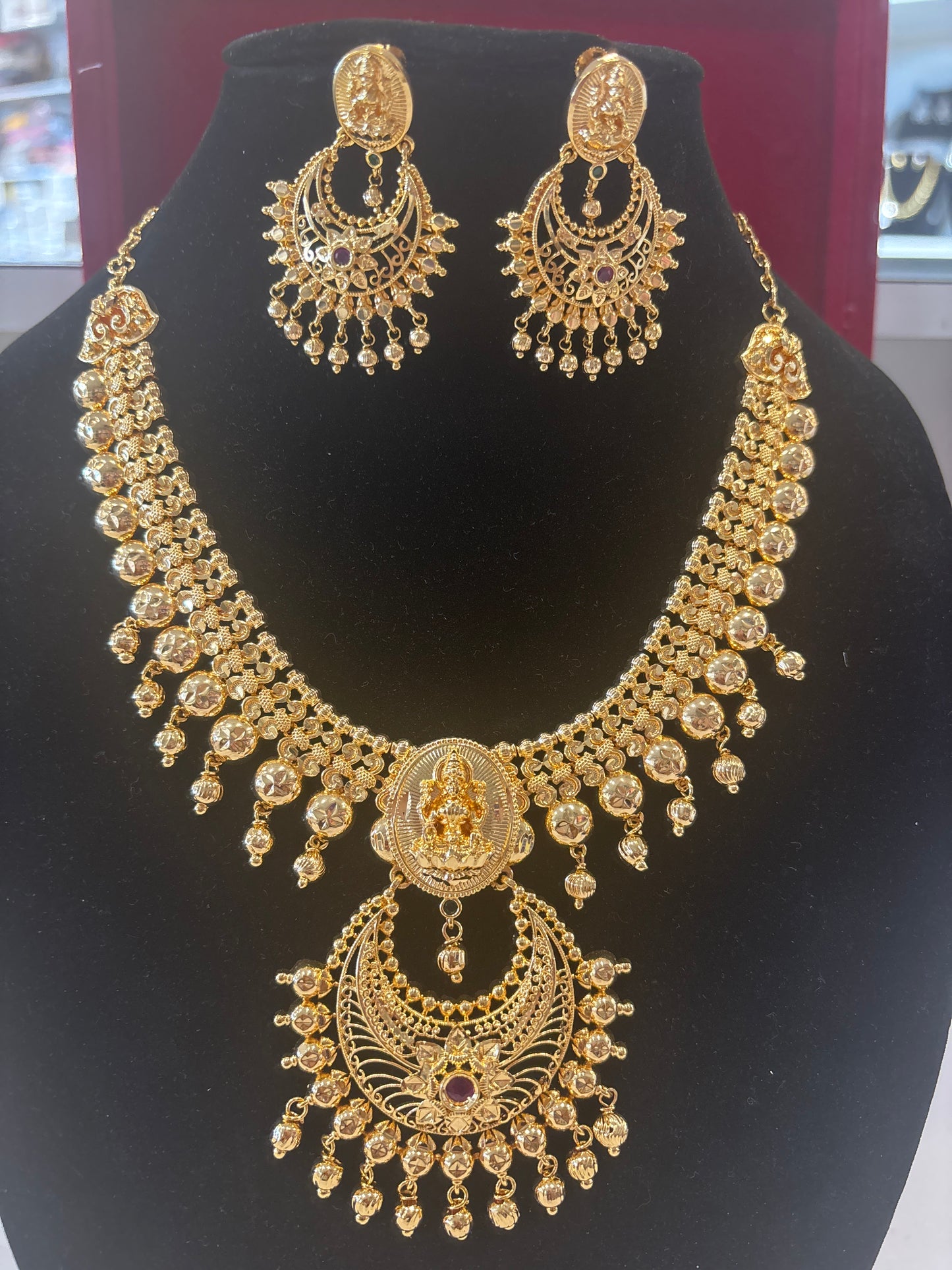 Elegant Temple Style Gold Plated Necklace Set With Earrings For Women