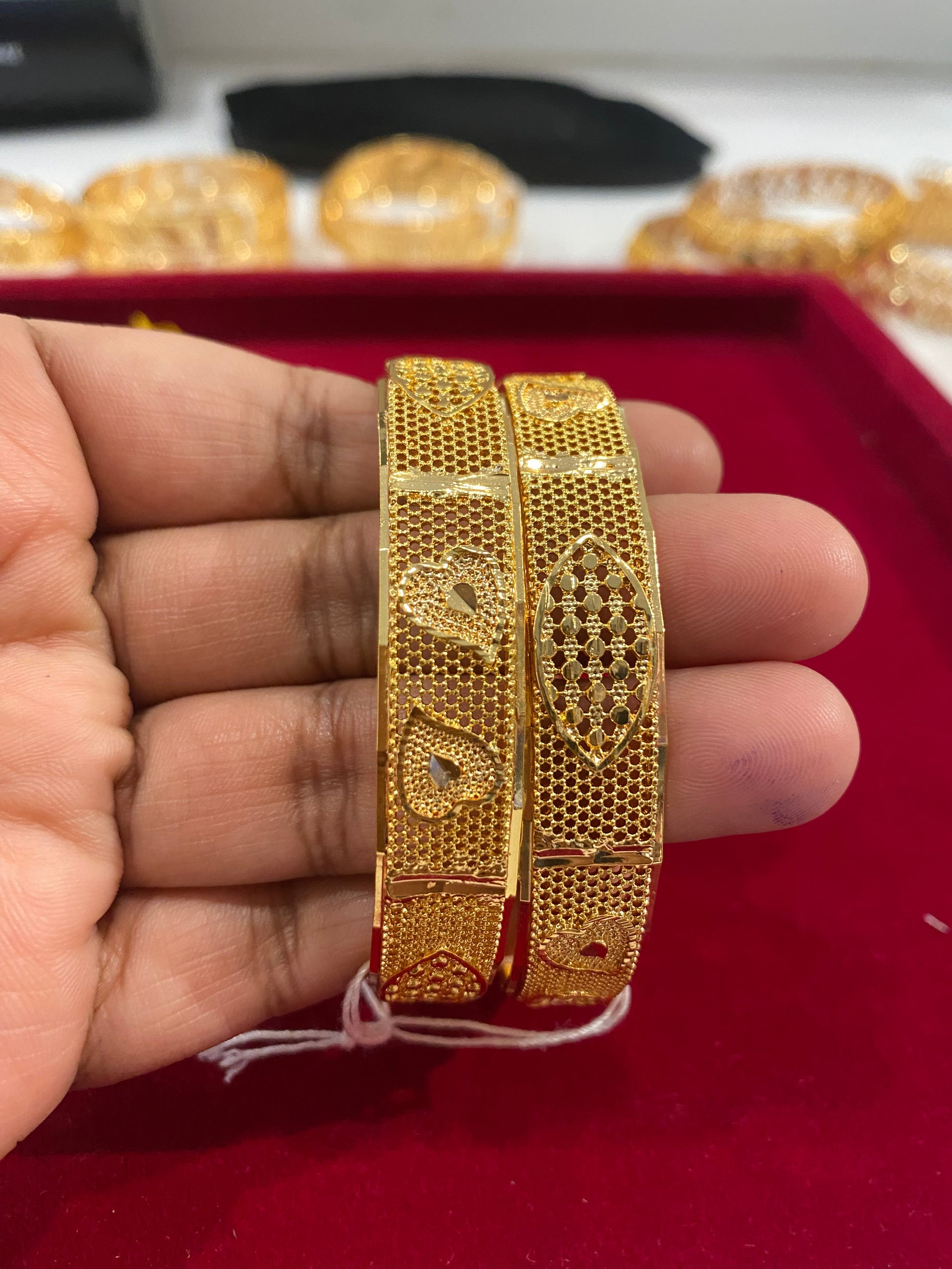 Beautiful Gold Plated Bangles With Pure Gold Color Look For Women 