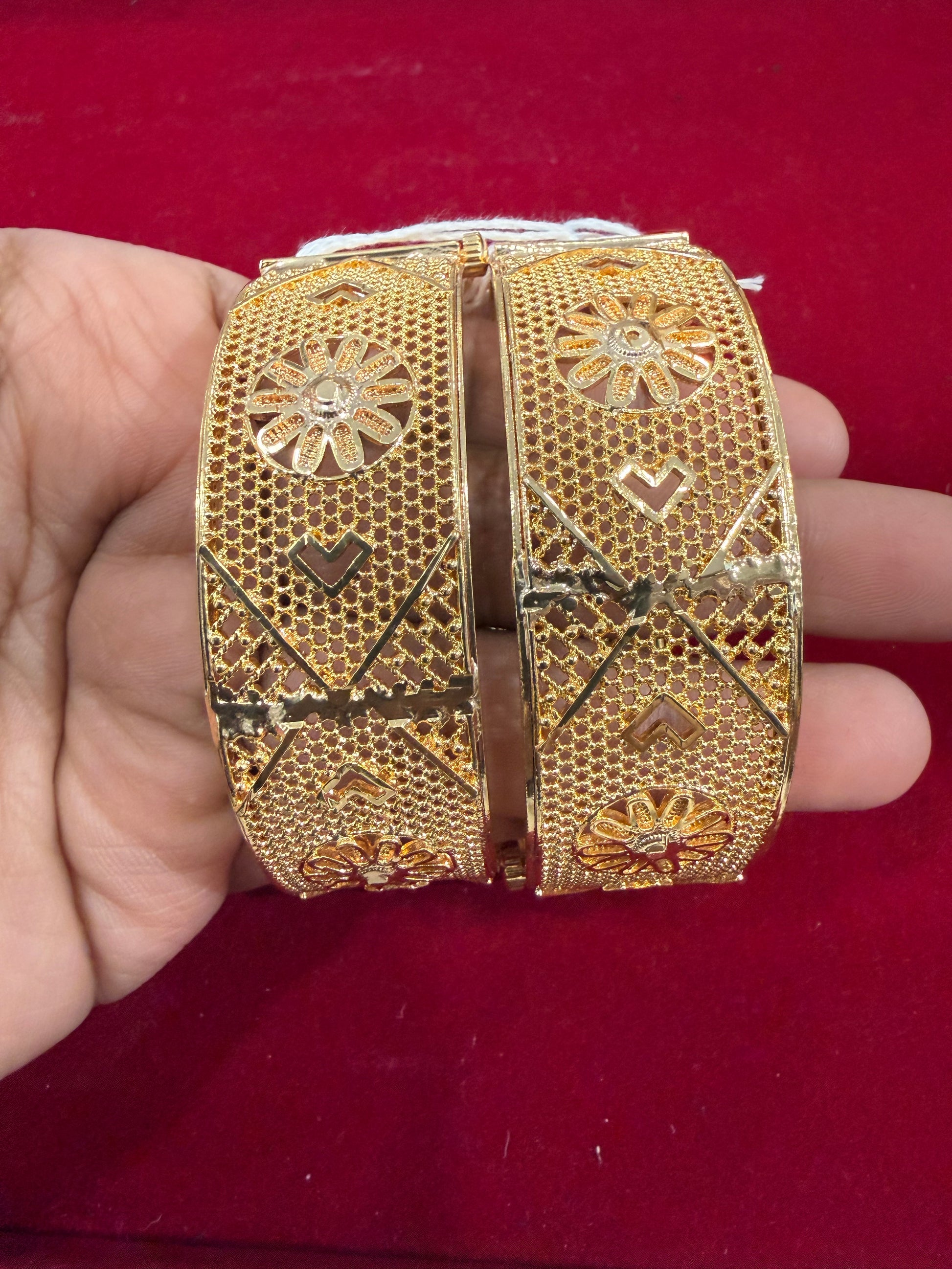 Elegant Floral Design Gold Plated Bangles For Women
