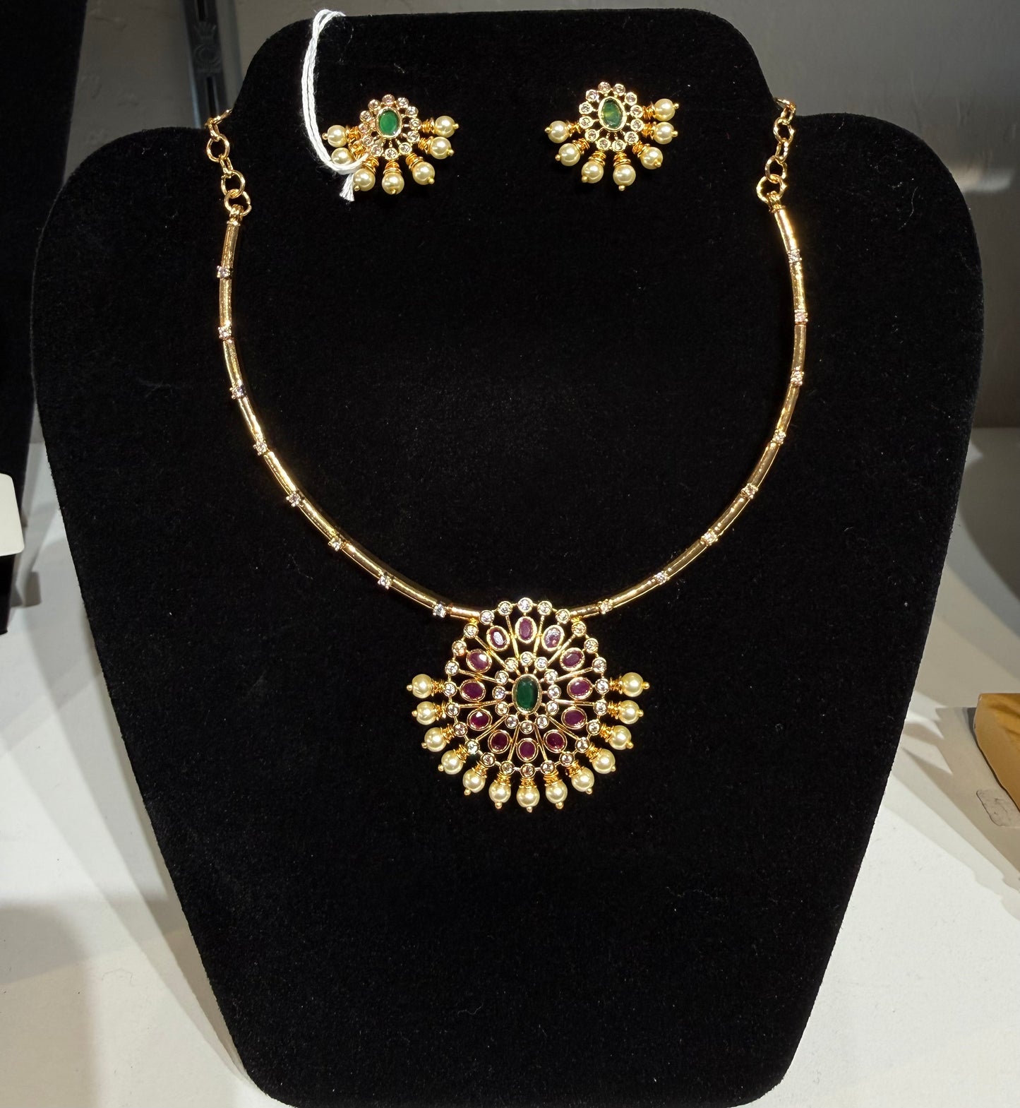Amazing Gold plated Necklace & Earrings with pearls and stones