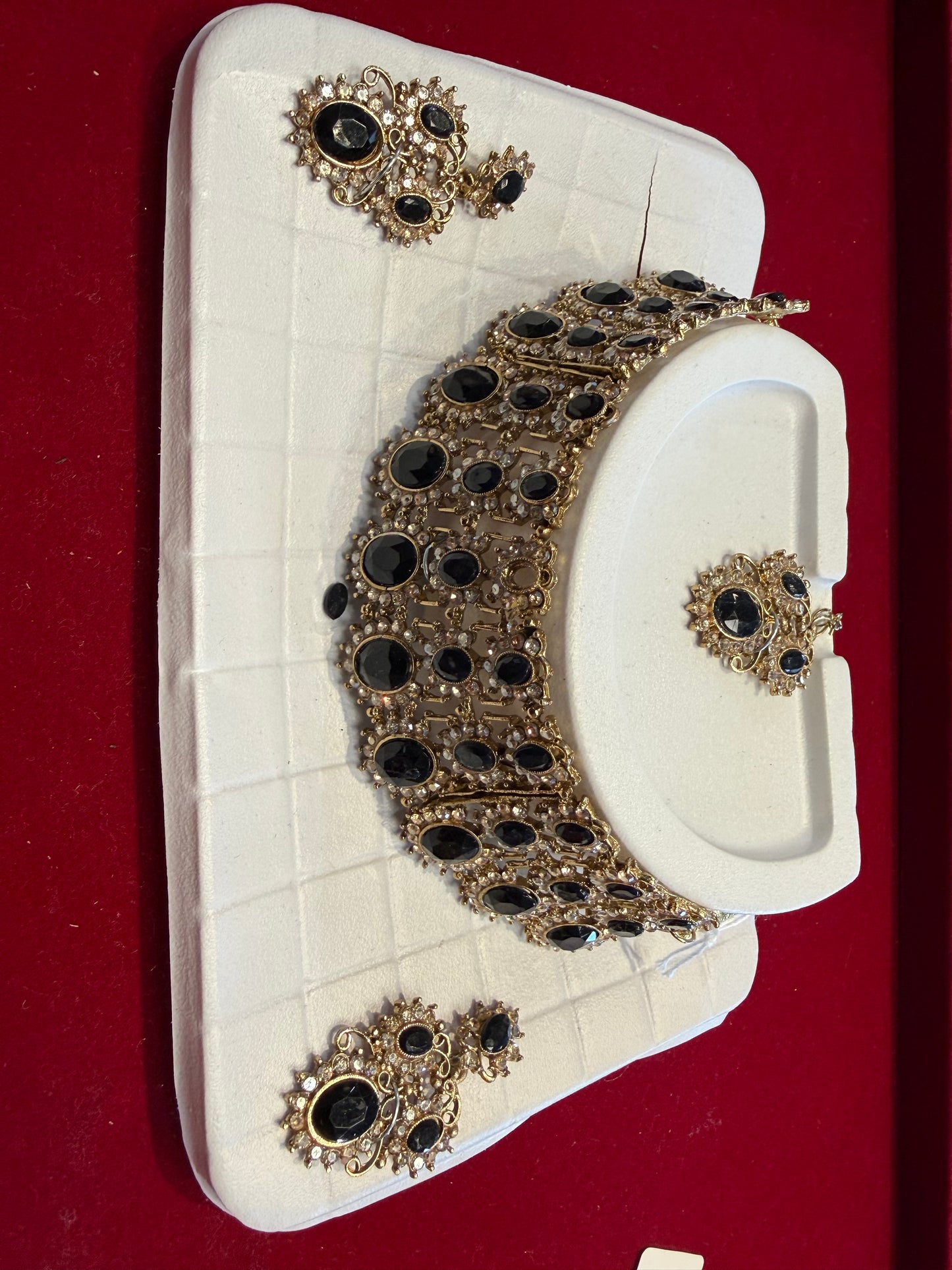 Attractive Black and Gold stones Choker with Earrings and Maang Tikka for women
