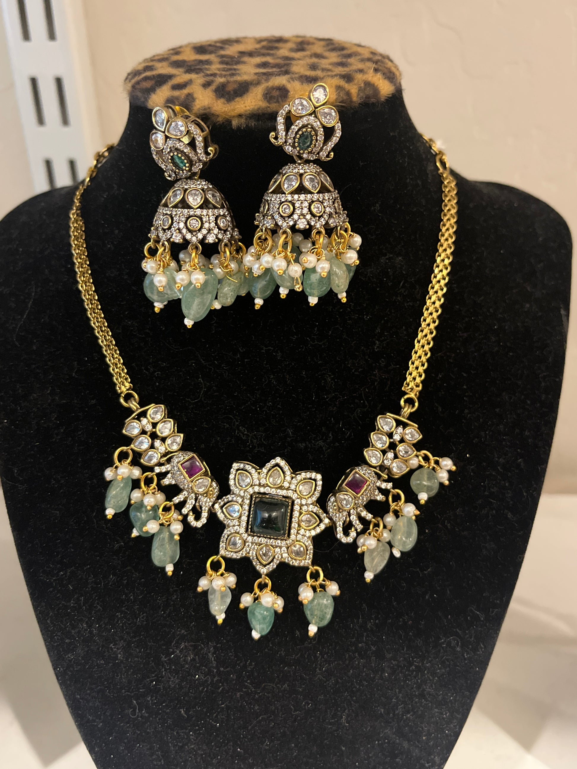 Attractive Green Stoned Antique Gold Necklace With Earrings