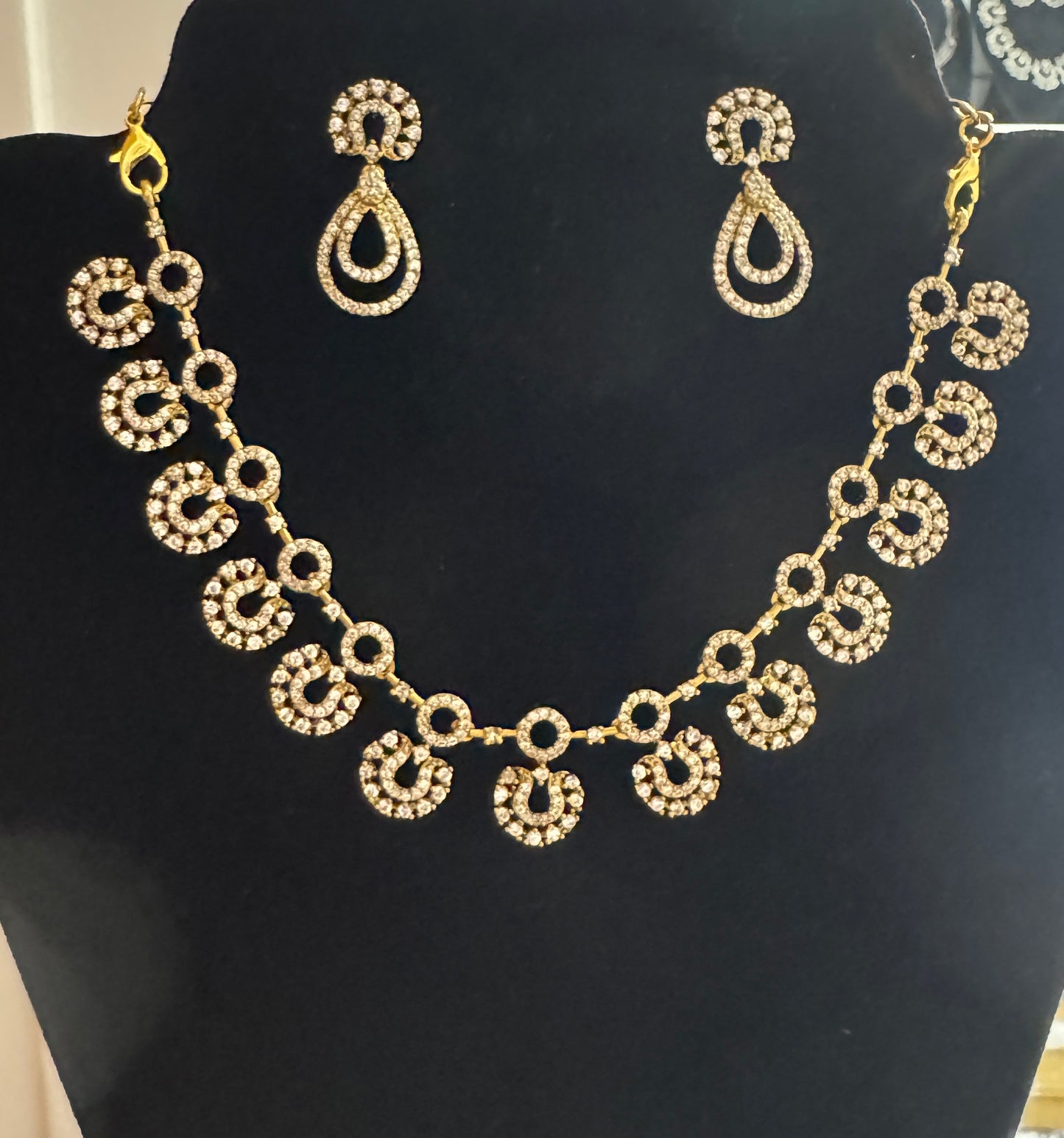 Stunning White Color Stones Gold Plated Necklace And Earrings Set