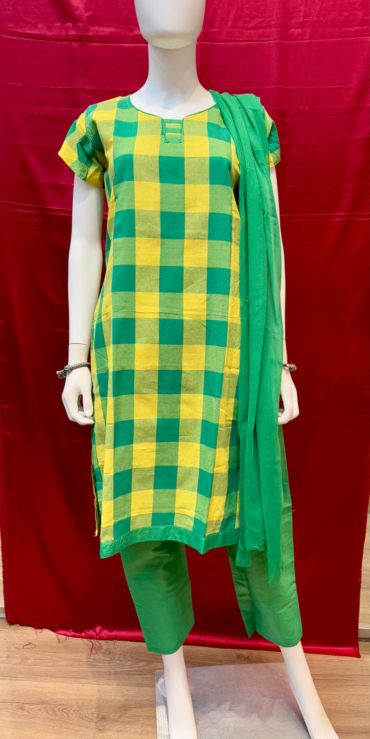 Alluring Green Color Checked Kurti Set For Women