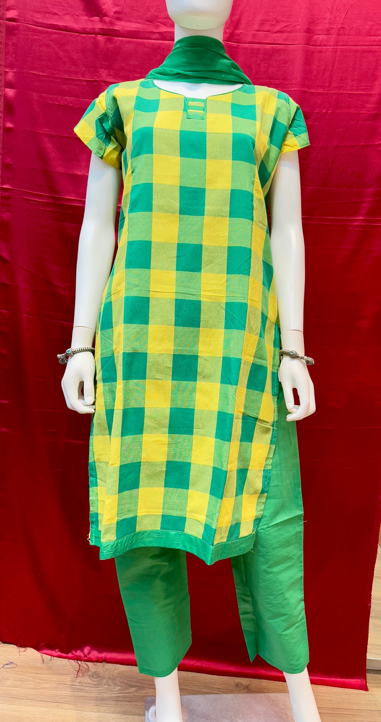 Alluring Green Color Checked Kurti Set For Women