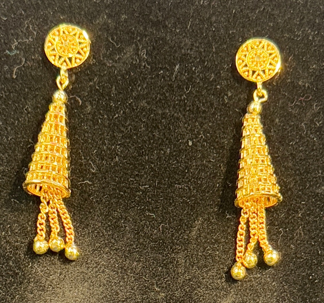 Beautiful Round Shaped Gold Plated Earrings Near Me