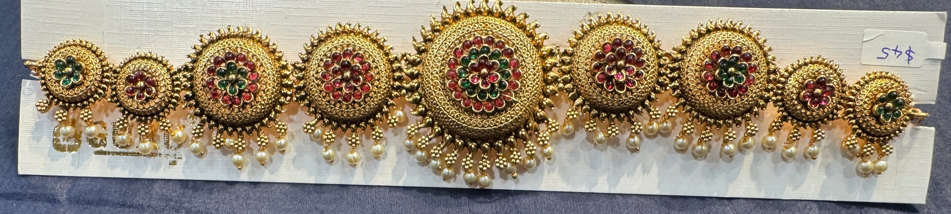 Pretty Gold Plated Round Shaped With Flower Design Hip Chain Near Me