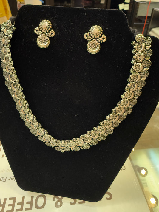 Elegant Antique Design Silver Oxidized Necklace And Earring Set