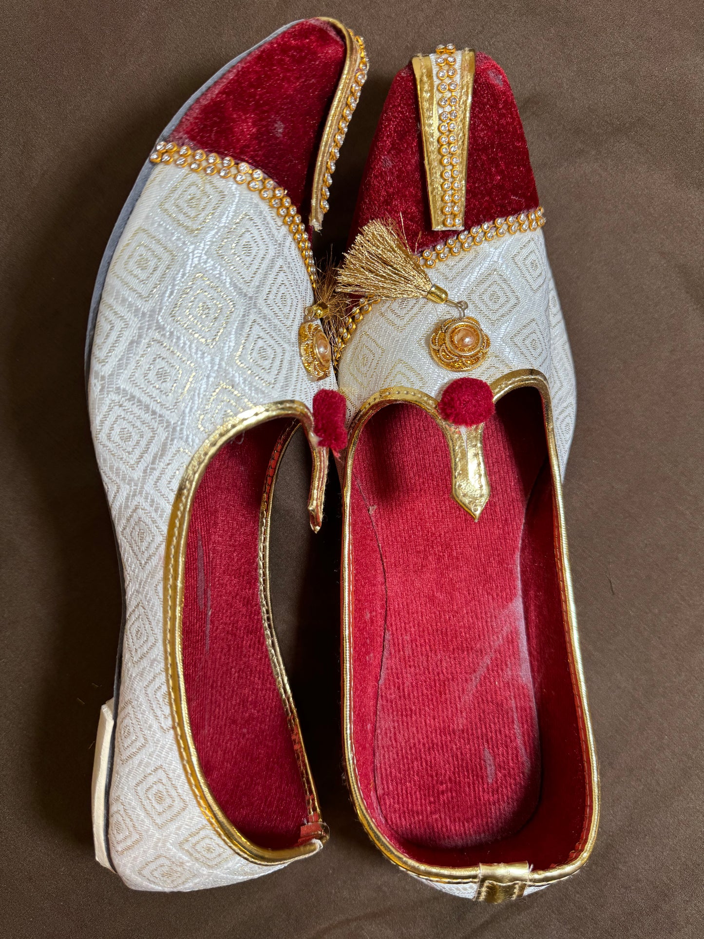 Traditional Maroon Colored Brocade Mojaris Near Me