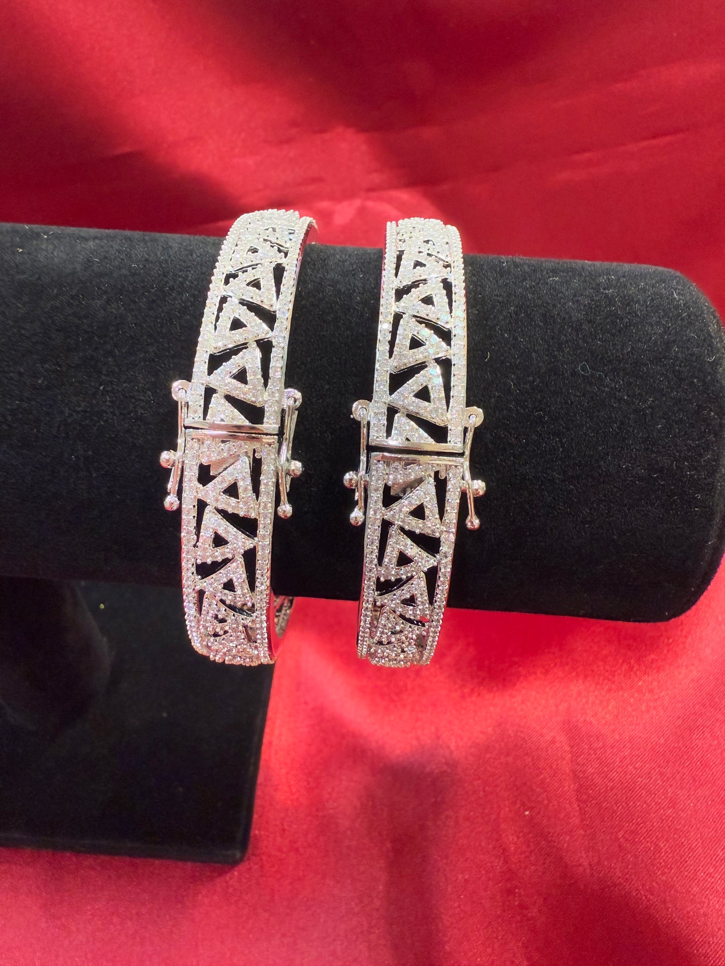 Fascinating Fascinating White Color Design American Diamond Bangle Set