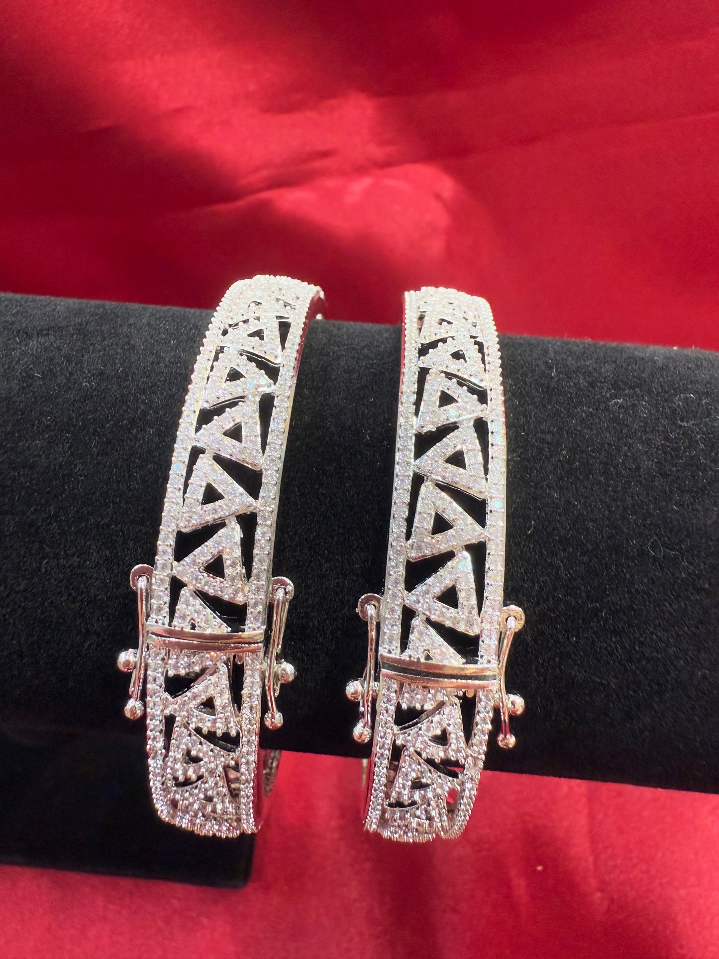 Fascinating Fascinating White Color Design American Diamond Bangle Set