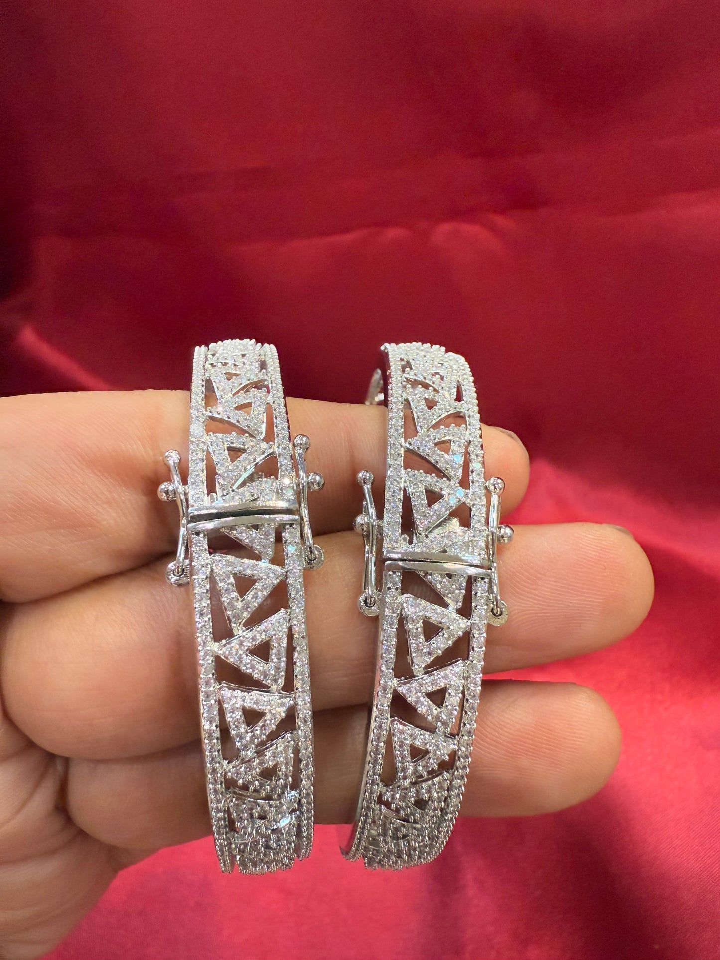 Fascinating Fascinating White Color Design American Diamond Bangle Set