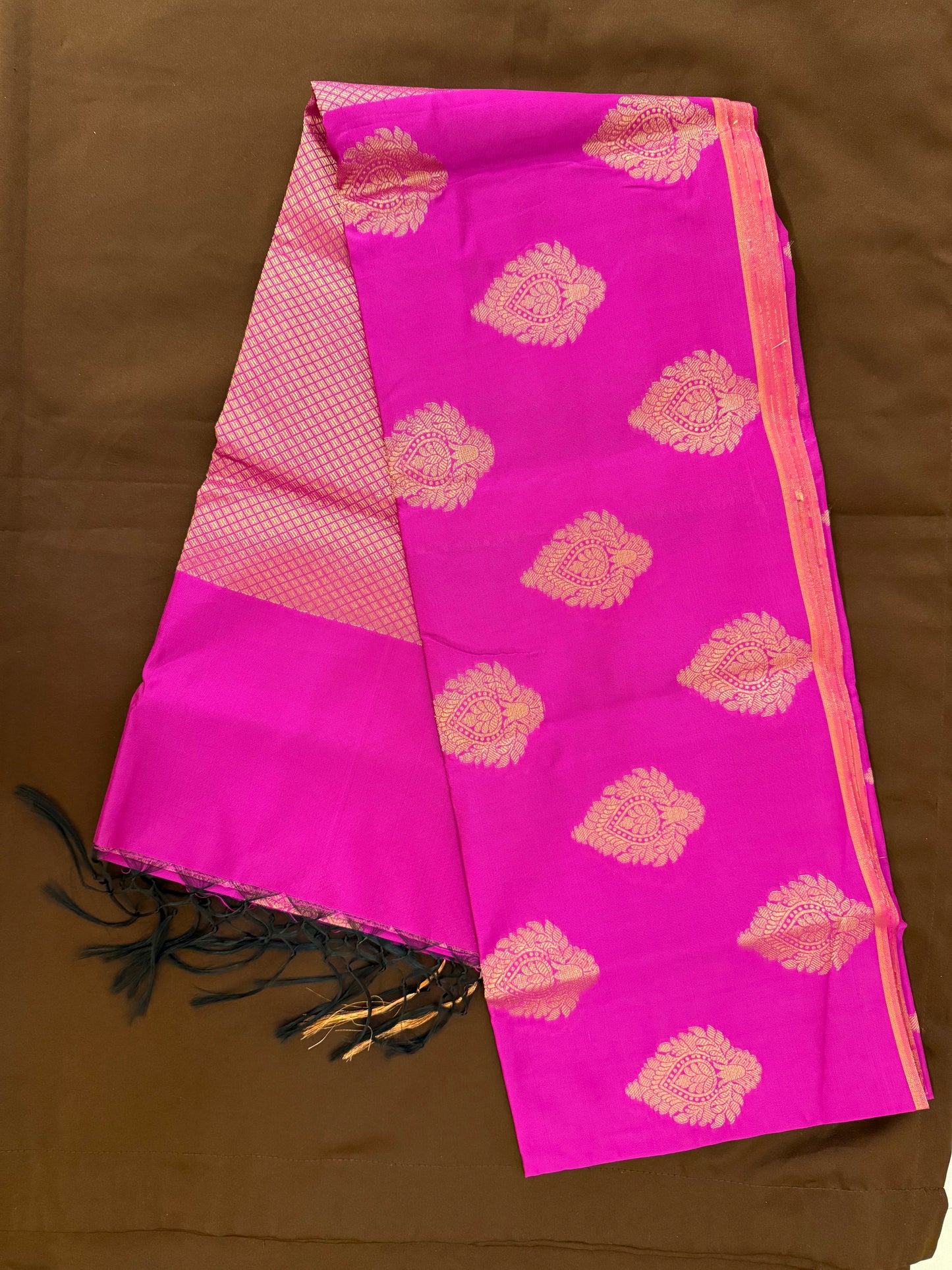 Attractive Pink Color Art Silk Saree  For Women