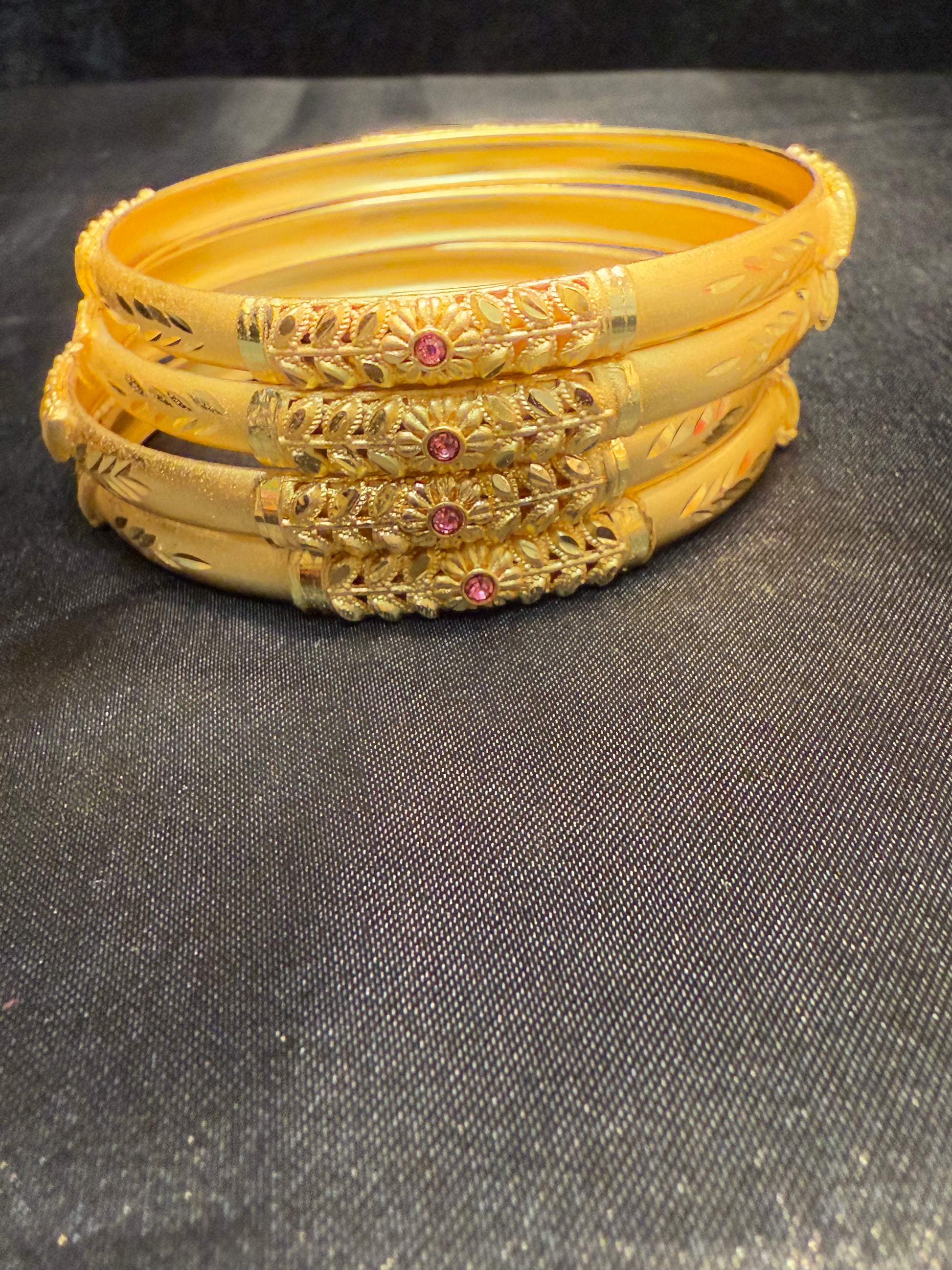 Alluring Gold Plated Beautiful Leaf Design Bangles In USA