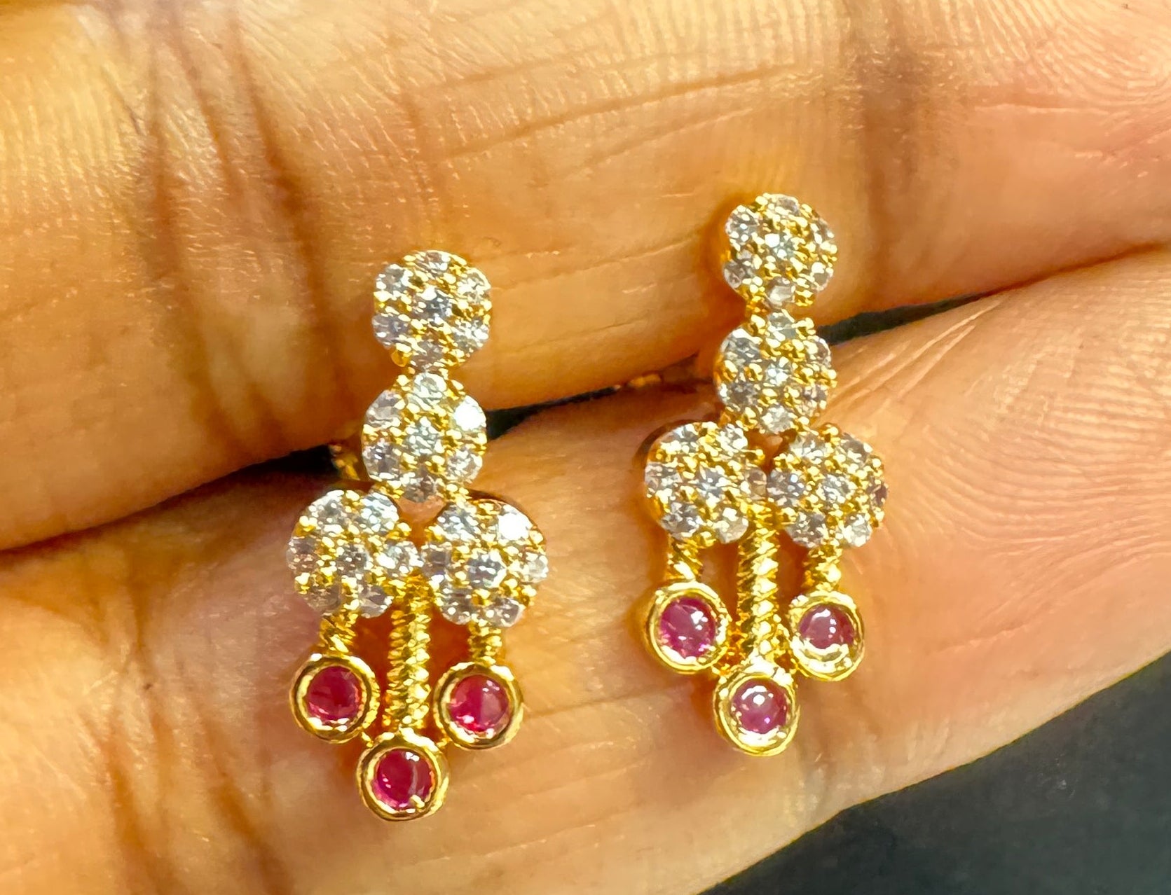 Dark Pink Color And White Stone Gold Plated Necklace With Earrings Set In Yuma