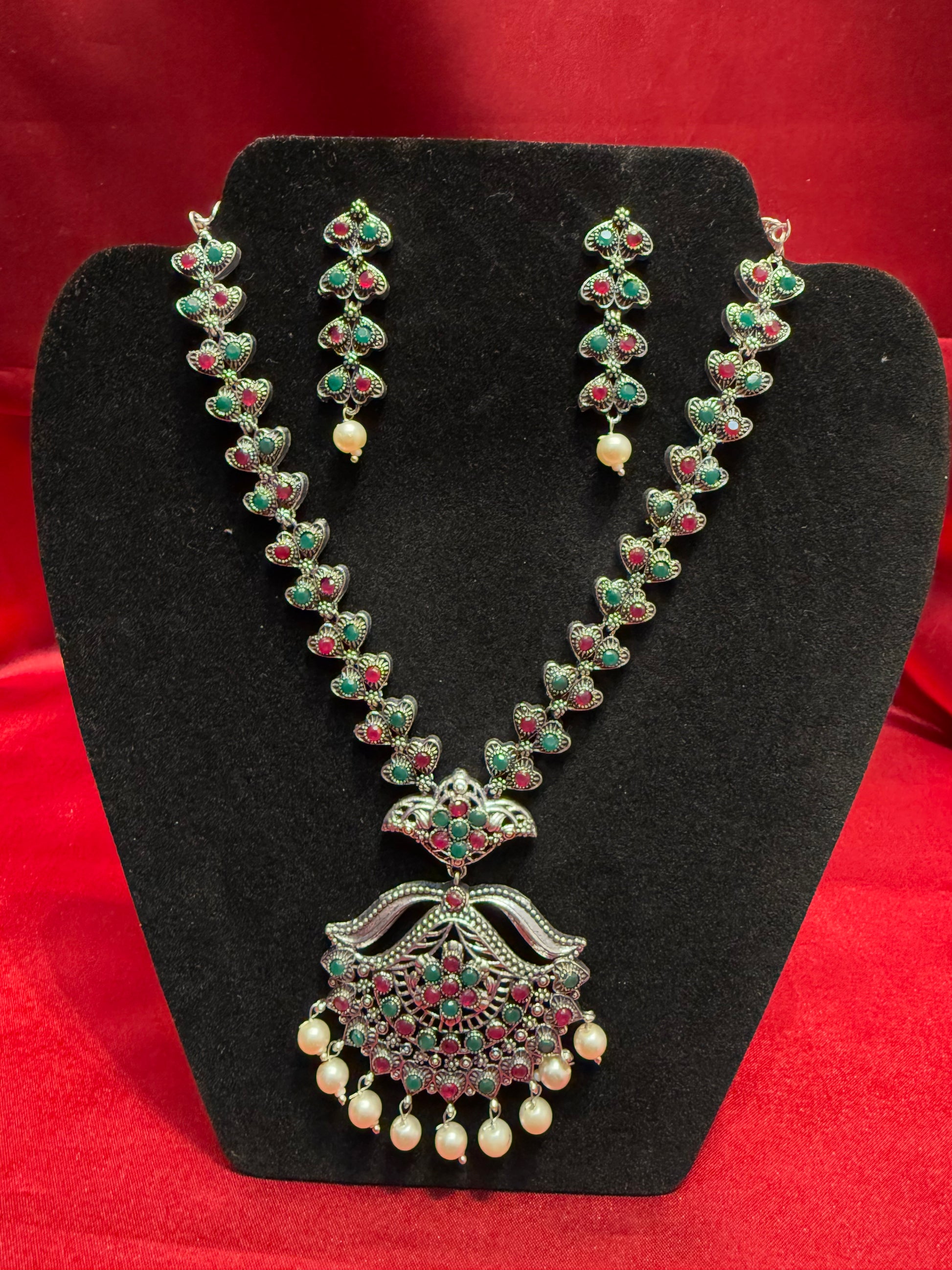 Multicolor Oxidized Pearl Beaded Necklace With Earrings In Peoria