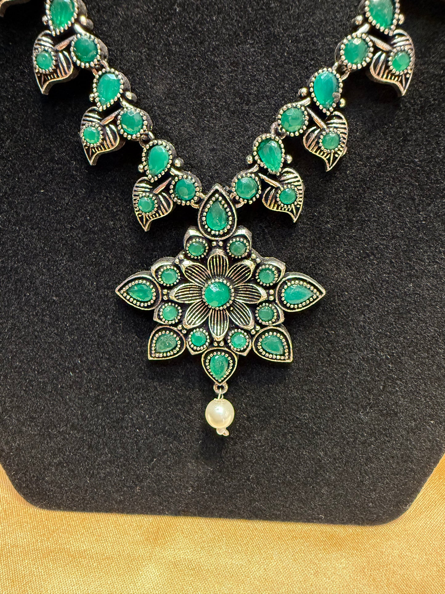 Green Color Oxidized Beautiful Flower Design Necklace Near Me 